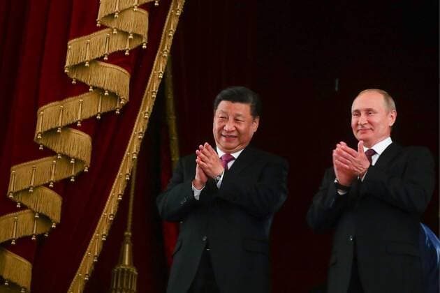 News Themen der Woche KW23 MOSCOW, RUSSIA - JUNE 5, 2019: China s President Xi Jinping (L) and Russia s President Vladimir Putin attend an event marking the 70th anniversary of diplomatic relations between Russia and China, at Moscow s Bolshoi Theatre. Vyacheslav Prokofyev TASS  TS0ADF75
