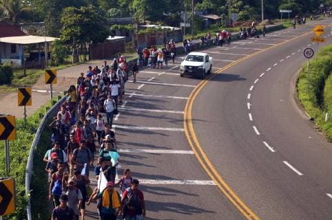 Migrants walk at a road which heads to Tapachula, Mexico, after crossing the Guatemala border, 05 June 2019. Migrants at the border between Mexico and Guatemala !ACHTUNG: NUR REDAKTIONELLE NUTZUNG!  Copyright: xCarlosxLopezx MEX4148 20190605-636953667713308357