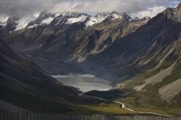NEW ZEALAND Hooker glacier lake, Mount Cook NP, South Island, New Zealand  1336276 ErniexJanes