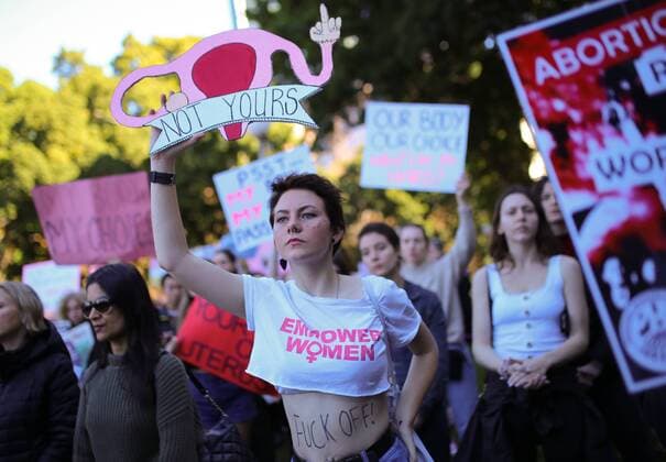 News Themen der Woche KW23 News Bilder des Tages OUR BODY OUR CHOICE MARCH, Protesters hold placards during the Our Body Our Choice march in Sydney, Sunday, June 9, 2019. ( NO ARCHIVING, EDITORIAL USE ONLY, NO USE IN BOOKS WITHOUT CONSENT SYDNEY NSW AUSTRALIA  Copyright: xSTEVENxSAPHOREx 20190609001403498709