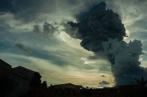 Indonesia: Mt. Sinabung eruption The eruption of Mt. Sinabung, North Sumatra on June 9, 2019 at 16:28 with the ash column height observed ± 7,000 m above the peak (± 9,460 m above sea level). The ash column was observed to be black with thick intensity leaning southward. Seen from kabanjahe city. There was a hot cloud in the 3.5 km southeast and 3 km south and a roar came to the volcano observation post of Sinabung Currently Mount Sinabung is in Status * Level III (Standby) Said vulcano officer guard from radio communication. Indonesia  SabirinxManurung