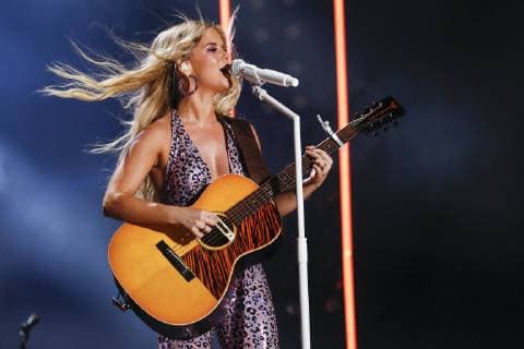 09 June 2019 - Nashville, Tennessee - Maren Morris. 2019 CMA Music Fest Nightly Concert held at Nissan Stadium. Photo Credit: Frederick Breedon AdMedia 241548 2019-06-09 Tennessee Nashville Etats-Unis  Copyright: xAdMediax STAR_241548_115