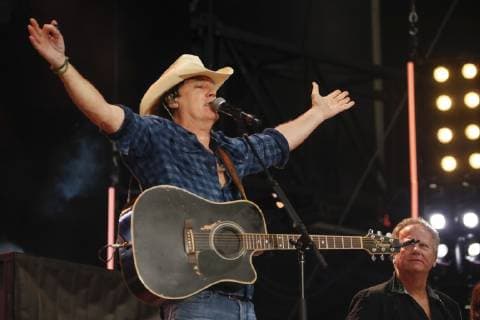 09 June 2019 - Nashville, Tennessee - David Lee Murphy. 2019 CMA Music Fest Nightly Concert held at Nissan Stadium. Photo Credit: Frederick Breedon AdMedia 241548 2019-06-09 Tennessee Nashville Etats-Unis  Copyright: xAdMediax STAR_241548_169