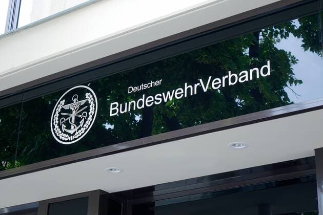Deutscher BundeswehrVerband Deutscher BundeswehrVerband, 09.06.2019, Kreuzberg, Stresemannstrasse, Berlin, In der Berliner Stresemann befindet sich der Sitz des Deutschen Bundeswehrverbandes.