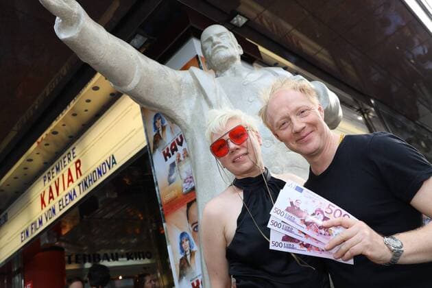 Entertainment Bilder des Tages Kinopremiere von KAVIAR Wien, Gartenbau Kino, 12. 06. 2019 Elena TIKHONOVA, Simon SCHWARZ *** Cinema premiere of KAVIAR Vienna, Gartenbau Kino, 12 06 2019 Elena TIKHONOVA, Simon SCHWARZ