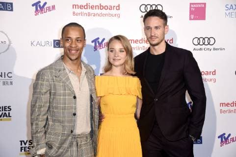 Jerry Hoffmann, Sonja Gerhardt und Vladimir Burlakov bei der Verleihung des Berlin Series Award 2019 im Titanic Hotel Gendarmenmarkt. Berlin, 13.06.2019