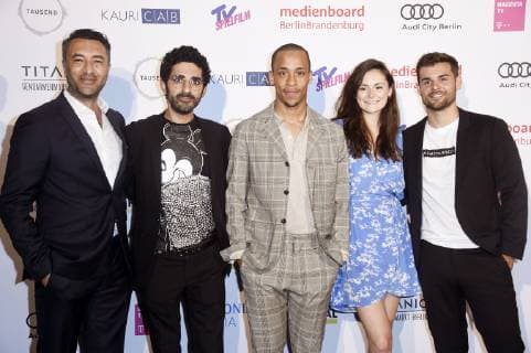 Mehmet Kurtulus, Reza Brojerdi, Jerry Hoffmann, Lea van Acken und Lucas Reiber bei der Verleihung des Berlin Series Award 2019 im Titanic Hotel Gendarmenmarkt. Berlin, 13.06.2019