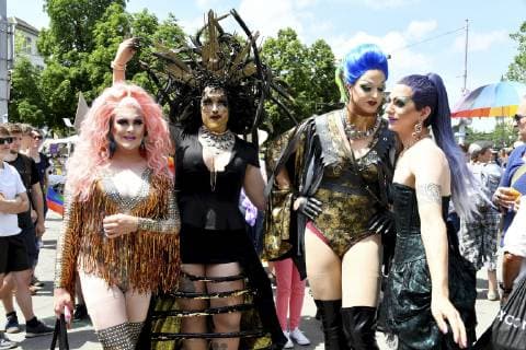 15.06.2019 Zuerich,Schweiz. Im Bild : Zurich - Pride.25. Schwule und Lesben Veranstaltung.Bunt Parade Stimmung *** 15 06 2019 Zurich, Switzerland In picture Zurich Pride 25 Gays and lesbians Event Colourful parade Mood 