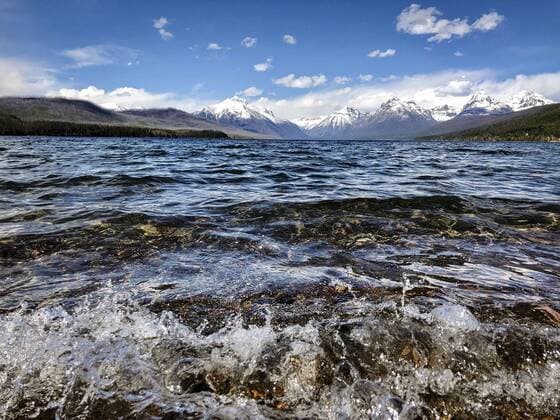 May 27, 2019: Glacier National Park, Montana, USA: Lake MacDonald in Glacier National Park with a new dusting of spring snow. Glacier National Park USA  - ZUMA 20190527_mda_m14_096 Copyright: xKentxMeireisx