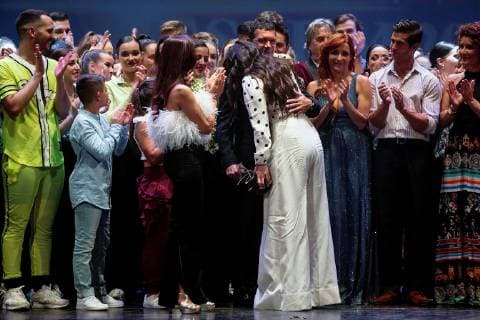 Spanish flamenco singer Rosalia (R) receives the Antonio Banderas Stage Arts award from Spanish actor Antonio Banderas (L) during the gala held at the Cervantes theatre in Malaga, southern Spain, 18 June 2019. ROSALIA RECEIVES STAGE ARTS AWARD !ACHTUNG: NUR REDAKTIONELLE NUTZUNG!  Copyright: xJorgexZapatax GRAF687 20190619-636965003309975523