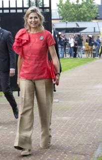 20-06-2019 Drenthe Queen Maxima during the signing of the local music agreement of ‘’More Music in the Classroom’’ and the mobile workshop of the Leerorkest instrumentendepot in Hoogeveen.  Copyright: xPPEx