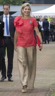 20-06-2019 Drenthe Queen Maxima during the signing of the local music agreement of ‘’More Music in the Classroom’’ and the mobile workshop of the Leerorkest instrumentendepot in Hoogeveen.  Copyright: xPPEx