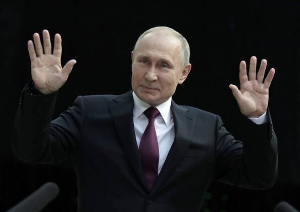 News Themen der Woche KW25 News Bilder des Tages MOSCOW, RUSSIA - JUNE 20, 2019: Russia s President Vladimir Putin talks to media following his annual televised question and answer session at Moscow s Gostiny Dvor. Mikhail Metzel TASS  TS0B03DB