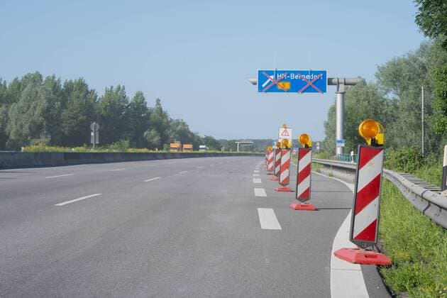 56 Stündige Vollsperrung der BAB A7 und B5 Bergedorfer Straße in Hamburg -;56 Stündige Vollsperrung der BAB A7 und B5 Bergedorfer Straße in Hamburg -, Hamburg Hamburg Deutschland Bergedorfer Straße Höhe Querun