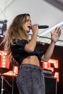 June 21, 2019 - Chicago, Illinois, U.S - KASSI ASHTON during the LakeShake Country Music Festival in Chicago, Illinois Chicago U.S. - ZUMAs135 20190621_zap_s135_004 Copyright: xDanielxDeSloverx