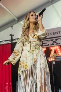 June 21, 2019 - Chicago, Illinois, U.S - RACHEL WAMMACK during the LakeShake Country Music Festival in Chicago, Illinois Chicago U.S. - ZUMAs135 20190621_zap_s135_016 Copyright: xDanielxDeSloverx