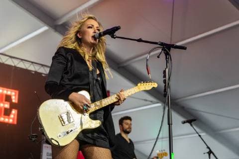 June 21, 2019 - Chicago, Illinois, U.S - CLARE DUNN during the LakeShake Country Music Festival in Chicago, Illinois Chicago U.S. - ZUMAs135 20190621_zap_s135_043 Copyright: xDanielxDeSloverx