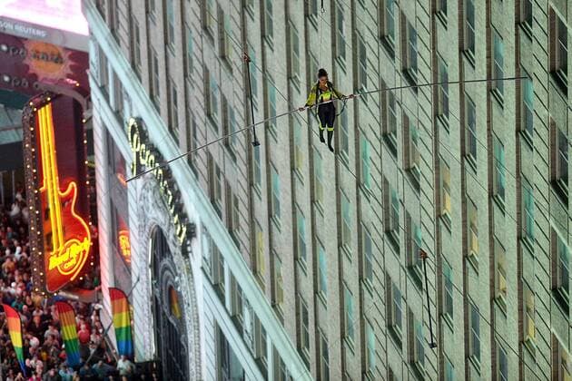 News Themen der Woche KW25 June 23, 2019 - New York, NY, USA - June 23, 2019 New York City..Highwire Live in Times Square with Nik Wallenda and Lijana Wallenda on June 23, 2019 in New York City. New York USA *** June 23, 2019 New York, NY, USA June 23, 2019 New York City Highwire Live in Times Square with Nik Wallenda and Lijana Wallenda on June 23, 2019 in New York City New York USA  - ZUMAny1_ 20190623_zaf_ny1_067 Copyright: xKristinxCallahanx