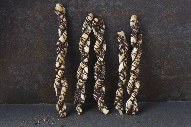 Puff paste sticks with cocoa and cocoa nibs  MYF02109