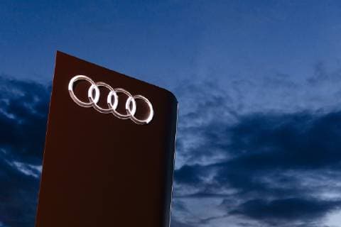 Audi-Logo an einem Autohaus in Zollstock. Köln, 25.06.2019