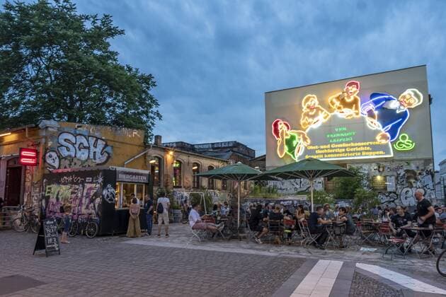 Biergarten unter der Löffelfamilei, Historische Leuchtreklame, VEB Feinkost Leipzig, Biergarten, *** Beer garden under the Löffelfamilei, historical illuminated advertising, VEB Feinkost Leipzig, beer garden,