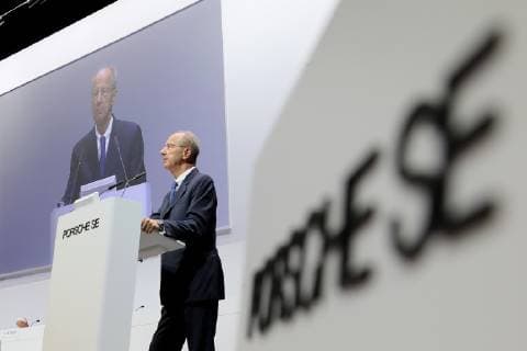 27.06.2019, Stuttgart, DEU Hauptversammlung der Porsche Automobil Holding SE in der Porsche Arena in Stuttgart Hans Dieter Poetsch, Vorsitzender des Vorstandes der Porsche Automobil Holding SE *** 27 06 2019, Stuttgart, DEU Annual General Meeting of Porsche Automobil Holding SE in the Porsche Arena in Stuttgart Hans Dieter Poetsch, Chairman of the Board of Management of Porsche Automobil Holding SE