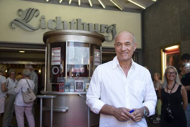 Heiner LAUTERBACH, Schauspieler, Portraet, Porträt, Portrait, Angeschnittenes Einzelbild, Einzelmotiv, auf dem Roten Teppich, Red Carpet Show, Filmpremiere TRAUMFABRIK in der Lichtburg in Essen, 27.06.2019.