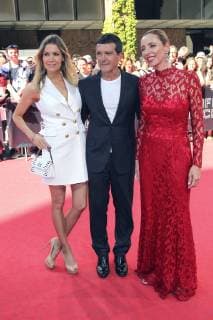 Antonio Banderas mit Lebenspartnerin Nicole Kimpel und Diana Iljine bei der CineMerit-Gala zu Ehren von Antonio Banderas mit der Premiere von Leid und Herrlichkeit Dolor y gloria auf dem 37. Filmfest München 2019 im Festivalzentrum Gasteig. München, 29.06.2019