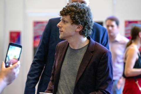 Jesse Eisenberg bei der CineMerit-Gala zu Ehren von Antonio Banderas mit der Premiere von Leid und Herrlichkeit Dolor y gloria auf dem 37. Filmfest München 2019 im Festivalzentrum Gasteig. München, 29.06.2019