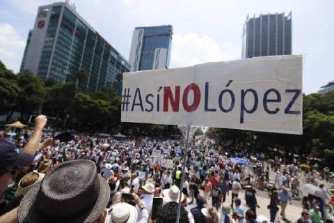 June 30, 2019 - EUM20190630NAC17.JPG.CIUDAD DE MEXICO Protest-Protesta.- Anti AMLO.- Diferentes grupos de la sociedad civil realizan una marcha del Monumento a la Revolucion a la glorieta del Ãngel de la Independencia para manifestar su inconformidad con las decisiones del jefe del Ejecutivo, Andres Manuel Lopez Obrador, el domingo 30 de junio de 2019; piden la renuncia del presidente. Foto: Agencia EL UNIVERSAL Berenice Fregoso EVZ  - ZUMAu78_ 20190630_zaf_u78_023 Copyright: xBerenicexFregosoxElxUniversalx