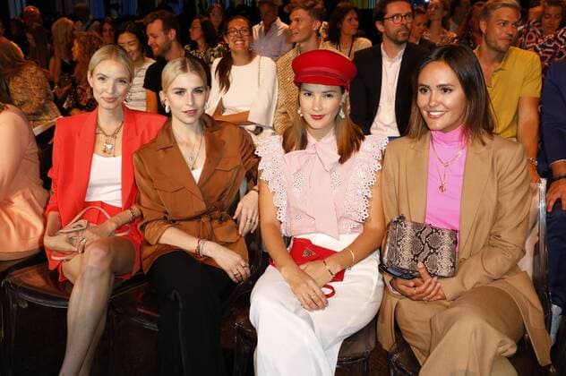 Leonie Hanne, Caro Daur, Nina Schwichtenberg und Laura Noltemeyer bei der Marc Cain Fashion Show auf der Berlin Fashion Week Spring Summer 2020 im Velodrom. Berlin, 02.07.2019 *** Leonie Hanne, Caro Daur, Nina Schwichtenberg and Laura Noltemeyer at the Marc Cain Fashion Show at the Berlin Fashion Week Spring Summer 2020 at the Velodrom Berlin, 02 07 2019 Foto:xS.xGabschx xFuturexImage