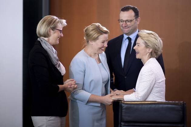 News Themen der Woche KW27 News Bilder des Tages Ursula von der Leyen, Kabinett DEU, Deutschland, Germany, Berlin, 03.07.2019 Anja Karliczek, Bundesbildungsministerin CDU, Franziska Giffey, Bundesfamilienministerin SPD, Jens Spahn, Bundesgesundheitsminister CDU, und Ursula von der Leyen, Bundesverteidigungsministerin, CDU (v.l.n.r.), vor der Kabinettssitzung im Berliner Kanzleramt. Anja Karliczek, Federal Minister for Education, CDU, Franziska Giffey, Federal Minister for the Family SPD, Jens Spahn, Federal Minister for Health, CDU, and Ursula von der Leyen, German Defence minister, CDU (f.l.t.r), during a cabinet meeting at the chancellor office in Berlin, Germany. Leyen was named to replace Jean-ClaudeJuncker at the head and president of the EU European Commission.