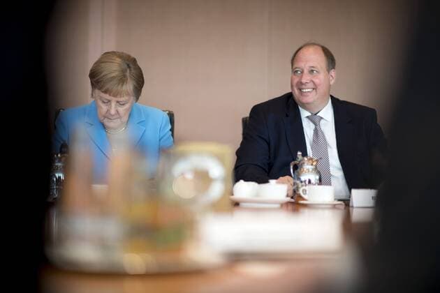 Angela Merkel, Helge Braun, Kabinett DEU, Deutschland, Germany, Berlin, 03.07.2019 Angela Merkel, Bundeskanzlerin CDU, und Helge Braun, Chef des Bundeskanzleramtes CDU, vor der Kabinettssitzung im Berliner Kanzleramt in Berlin. Angela Merkel, Chancellor CDU, and Helge Braun, head of the Chancellor office CDU, during a cabinet meeting at the chancellor office in Berlin, Germany