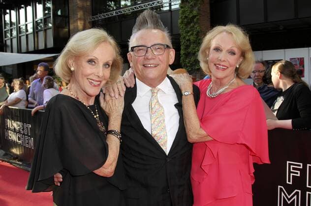 Entertainment Themen der Woche KW26 Entertainment Bilder des Tages Alice & Ellen Kessler und Götz Alsmann bei der Premiere von Ein treuer Mann L homme fidele auf dem 37. Filmfest München 2019 im Festivalzentrum Gasteig. München, 03.07.2019 *** Alice Ellen Kessler and Götz Alsmann at the premiere of Ein treuer Mann L homme fidele at the 37 Filmfest München 2019 at the Festivalzentrum Gasteig Munich, 03 07 2019 Foto:xF.xGulottax xFuturexImage