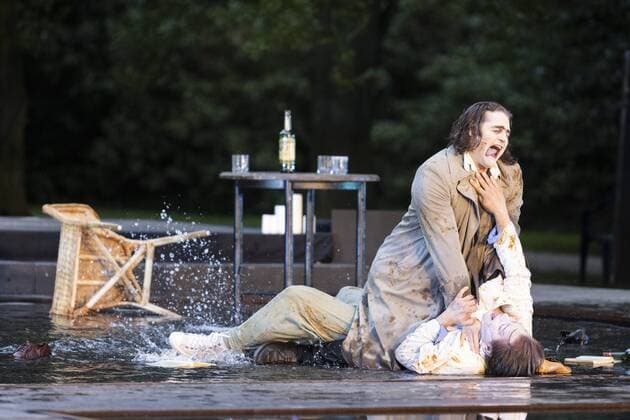 Entertainment Themen der Woche KW26 Entertainment Bilder des Tages Weiße Nächte, Theater an der Ruhr, Mülheim an der Ruhr, Deutschland Mülheim an der Ruhr, Deutschland. 4. Juli 2019. L-R: Fabio Menendez, Albert Bork. Das Theater an der Ruhr führt zu den Weißen Nächten im Raffelbergpark das Eugene O Neill Stück Eines langen Tages Reise in die Nacht (Long Day s Journey Into Night) in einer Inszenierung von Roberto Ciulli auf. Mit Simone Thoma (Mary Tyrone), Klaus Herzog (James Tyrone), Fabio Menendez (James Tyrone Jr.) und Albert Bork (Edmund Tyrone). Die kostenlosen Open-Air Vorführungen der Weißen Nächte finden vom 4. bis 7. Juli 2019 statt. *** Weiße Nächte, Theater an der Ruhr, Mülheim an der Ruhr, Germany Mülheim an der Ruhr, Germany 4 July 2019 L R Fabio Menendez, Albert Bork The Theater an der Ruhr leads to the White Nights in Raffelbergpark the Eugene O Neill play Eines langen Tages