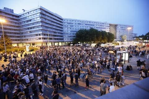 News Bilder des Tages Kosmos 04.07.2019, Chemnitz, Innenstadt, Brückenstraße Theaterstraße Stadthallenpark, Open Air, Kosmos, Festival, tausende feiern an vielen Auftrittsorten mit Musik, Bands, Diskusionsrunden, Spiel und Spaß. Chemnitz Sachsen BRD *** Kosmos 04 07 2019, Chemnitz, city centre, Brückenstraße Theaterstraße Stadthallenpark, Open Air, Kosmos, Festival, thousands celebrate at many venues with music, bands, discussion rounds, games and fun Chemnitz Saxony FRG
