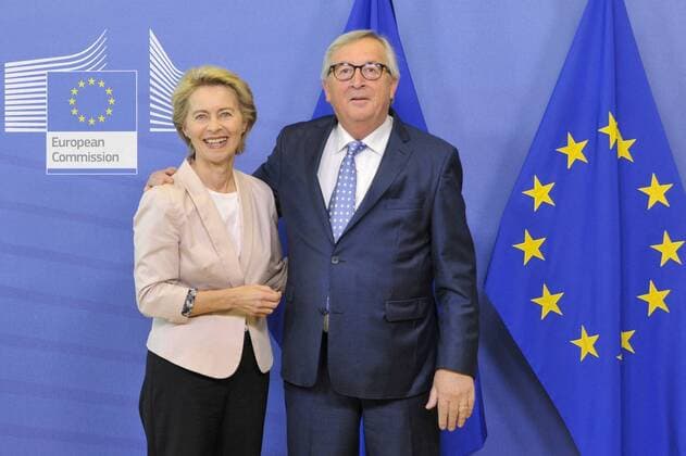 News Themen der Woche KW27 The future president of the European Commission, Mrs Ursula Von Der Leyen (replacing Mr Jean CLaude Juncker), is welcomed by him at the European Commission in Brussels.  NicolasxLandemardx xLexPictorium LePictorium_0211243