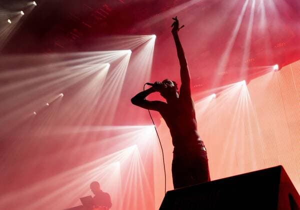 Roskilde Festival 2019. Amerikanske Dead Grips med sanger MC Ride, trommeslager Zach Hill, og Andy Morin Keyboard paa Arena Scenen under Roskilde Festival loerdag 0200 den 6. juli 2019. , Roskilde Denmark Copyright: TorbenxChristensen TorbenxChristensenx COP200 spdk20190706-033553-L