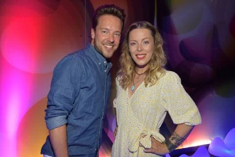 nhow Musik Night mit LEONORE Mister Beat von KISS FM, ELONORE Bartsch praesentiert erstmals ihre neuen SOLO Songs zur nhow Musik Night in Berlin am 06.07.2019