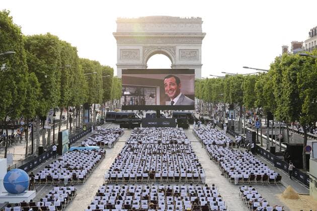 Entertainment Themen der Woche KW26 Entertainment Bilder des Tages Paris, Freiluft-Kino auf den Champs Elysees ambiance NEWS : Evenement cinema sur les Champs Elysees - Paris - 07 07 2019 StephenCaillet Panoramic 