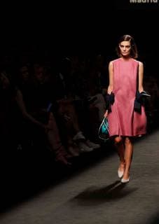 A model displays a 2020 Spring-Summer collection s creation by Devota & Lomba label during a parade held as part of 70th Mercedes-Benz Fashion Week Madrid (MBFWM) in Madrid, Spain, 09 July 2019. The fashion event runs until 10 July. Mercedes-Benz Fashion Week Madrid (MBFWM) !ACHTUNG: NUR REDAKTIONELLE NUTZUNG!  Copyright: xZipix GRAF1531 20190709-636982858093456067