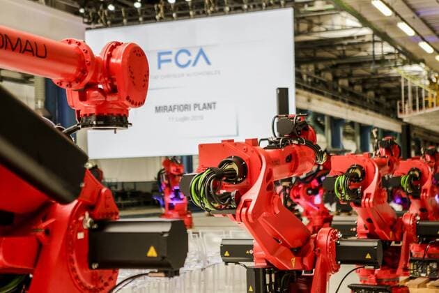 News Bilder des Tages 11-07-2019 Turin Fiat Mirafiori factories. Event during the installation of the first robot on the Fiat 500 BEV fitting line. Comau robot exhibition. (Giulio Lapone Fotogramma, turin - 2019-07-11) p.s. la foto e utilizzabile nel rispetto del contesto in cui e stata scattata, e senza intento diffamatorio del decoro delle persone rappresentate  Copyright: xGiulioxLaponex xFOTOGRAMMAx
