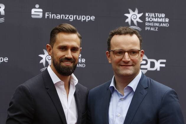 Germany: Nibelungen-Festspiele 2019 premiere The Federal Minister of Health Jens Spahn (right) and and his husband Daniel Funke (left) arrive at the premiere of the ‘Nibelungen-Festspiele . Actors, politicians and other VIPs attended the opening night of the 2019 Nibelungen-Festspiele (Nibelung Festival) in Worms. The play in the 18. Season of the festival is called Uberwaltigung (Overcoming) from author Thomas Melle, and directed by Lilja Rupprecht. It retells of the original Song of the Nibelungs, starting at the end and attempting to rewrite the story to a better, less deadly attempt. Worms Rhineland-Palatinate Germany Worms Cathedral  MichaelxDebets