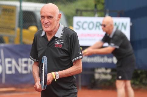Martin KIND im Tennisduell Braunschweig