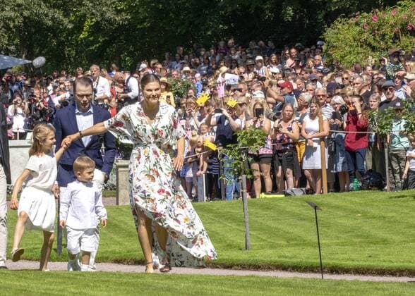 Entertainment Bilder des Tages News Bilder des Tages 14-07-2019 Oland Swedish royal family during the festivities for the crown princess her 42nd birthday at Solliden palace in Solliden, Oland, Sweden. Princess Victoria and Prince Daniel and Princess Estelle and Prince Oscar  Copyright: xPPEx