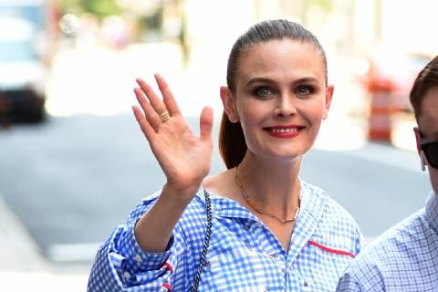 Entertainment Bilder des Tages July 16, 2019 - New York, NY, USA - July 16, 2019 New York City..Emily Deschanel at Build Speaker Series on July 16, 2019 in New York City. New York USA Copyright: xKristinxCallahanx