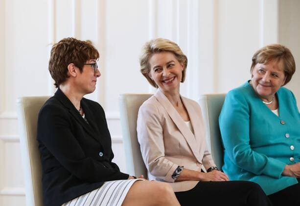 News Bilder des Tages (190717) -- BERLIIN, July 17, 2019 -- German Chancellor Angela Merkel (1st R), outgoing German Defense Minister Ursula von der Leyen (C) and incoming German Defense Minister Annegret Kramp-Karrenbauer attend a ceremony for the appointment of German Defense Minister at the Bellevue Palace in Berlin, capital of Germany, July 17, 2019. The leader of the German ruling party Christian Democratic Union (CDU) , Annegret Kramp-Karrenbauer, was appointed new German Minister for Defense on Wednesday. ) GERMANY-BERLIIN-KRAMP-KARRENBAUER-DEFENSE MINISTER-INAUGURATION ShanxYuqi 