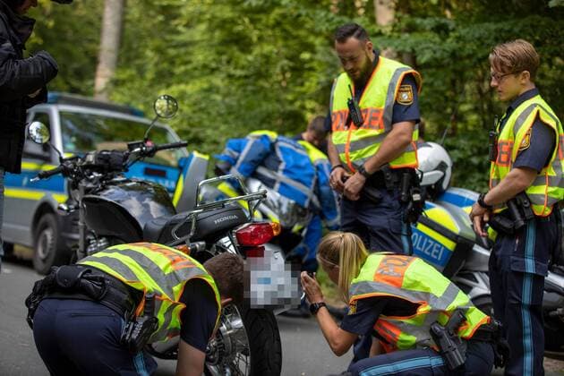 Rimpar, Bundesstraße, 18.07.2019, Geschwindigkeits- und Motorradkontrolle der Polizei Bild: Laser Messung, Geschwindigkeitsmessung Copyright: HMBxMedia xHeikoxBecker