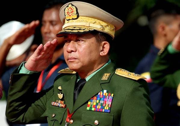 (190719) -- YANGON, July 19, 2019 -- Myanmar s Commander-in-Chief of the Defense Services Sen-Gen Min Aung Hlaing salutes during the 72nd Martyrs Day in Yangon, Myanmar, July 19, 2019. Myanmar held a state ceremony here Friday to mark the country s 72nd Martyrs Day, paying tribute to fallen national heroes including General Aung San and eight others who sacrificed their lives in 1947 for regaining the country s independence. ) MYANMAR-YANGON-72ND MARTYRS DAY UxAung 