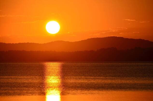  hot sunset  Copyright: xreneeclairex Panthermedia14218957